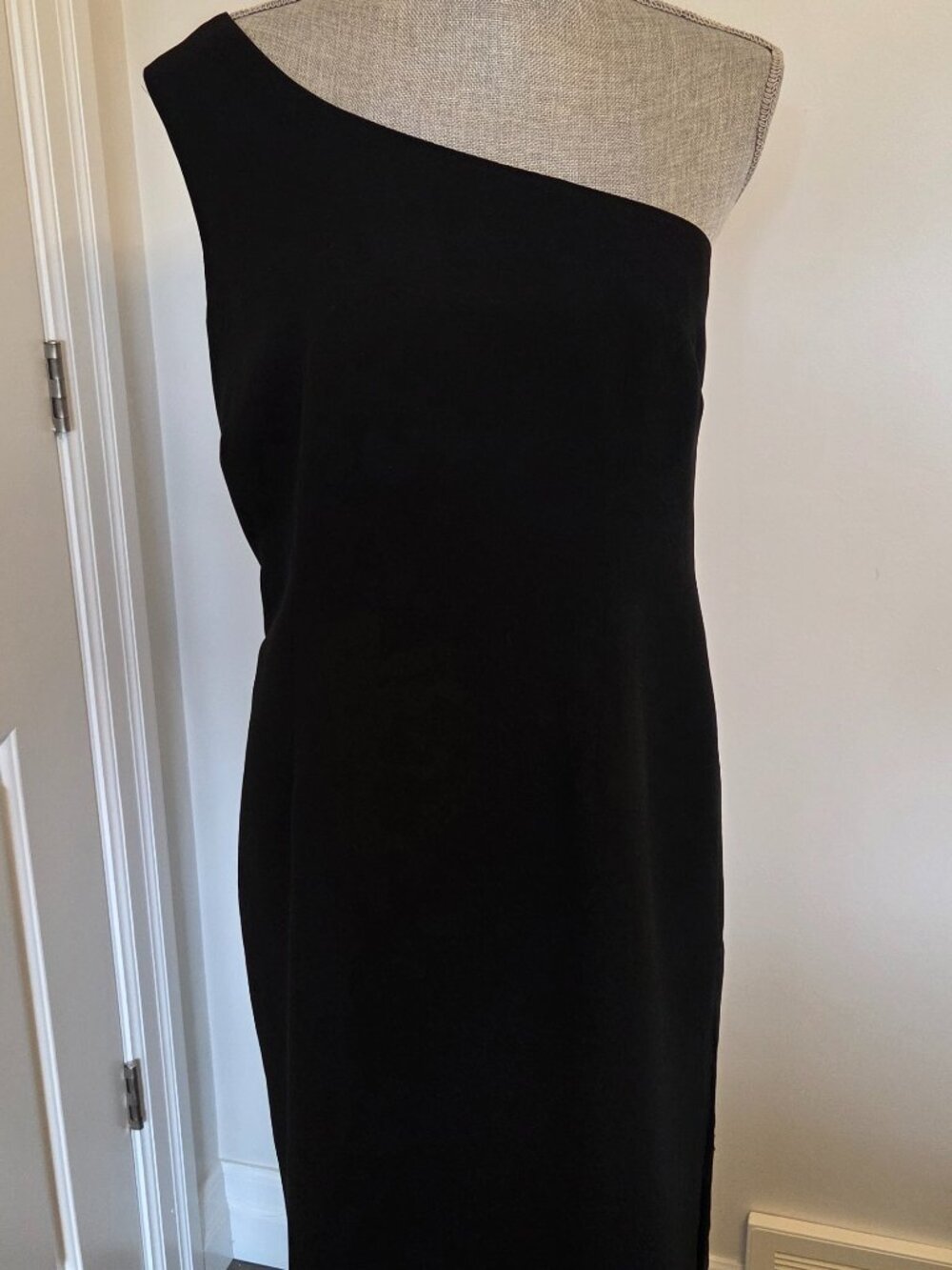 Linea Domani One shoulder black cocktail dress side split zippered size 12